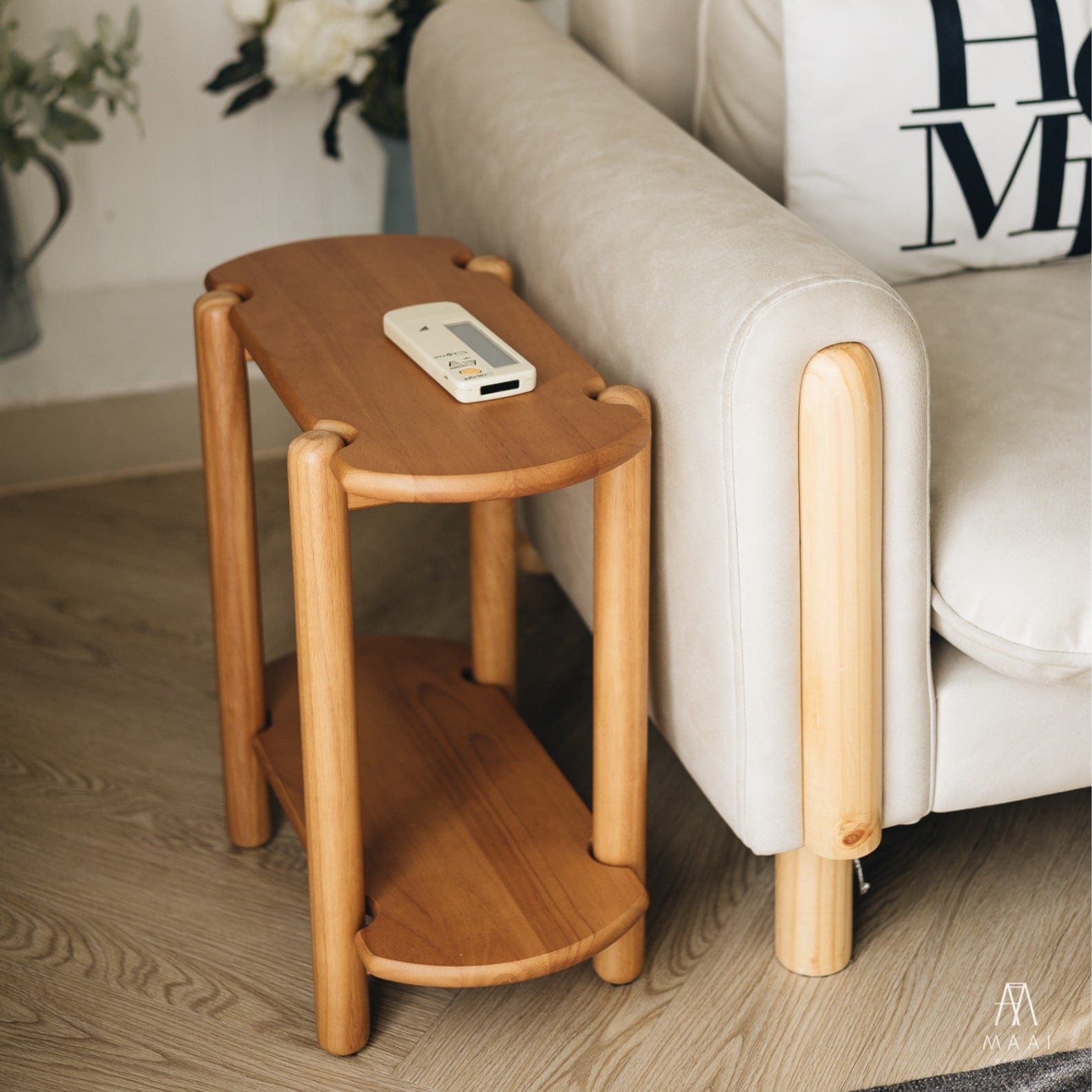 โต๊ะข้างไม้ยางพารา MAAI DESIGN รุ่น CHISAI SIDE TABLE สีโอ๊ค